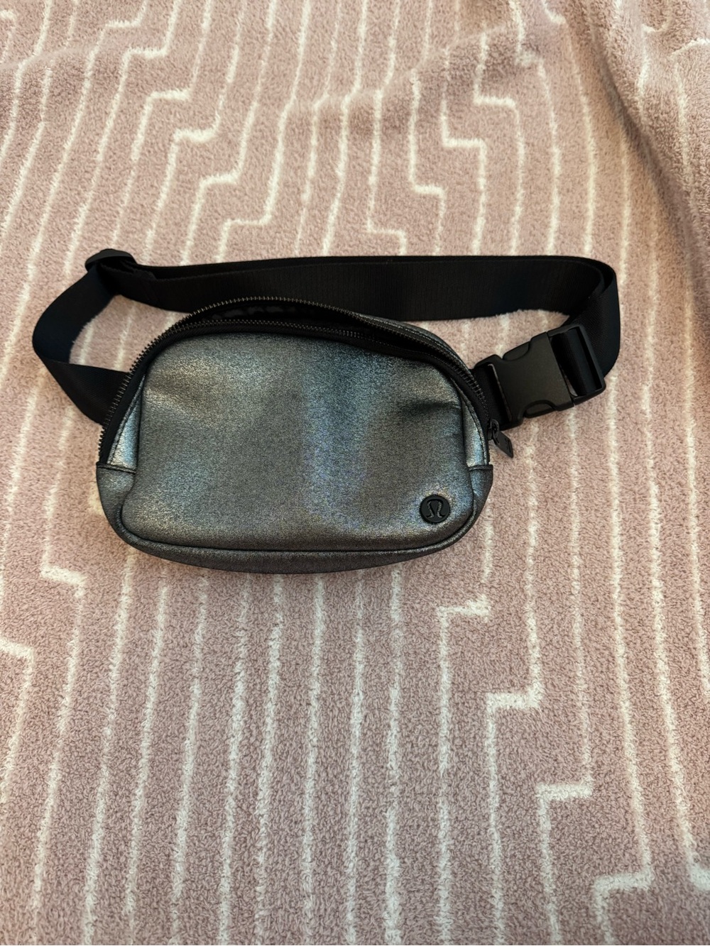 Metallic Gray Men's Waist Bag - Sleek Hands-Free Carry